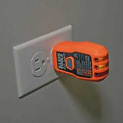 Klein Tools ET310 Digital Circuit Breaker Finder GFCI Outlet Tester - Image 3