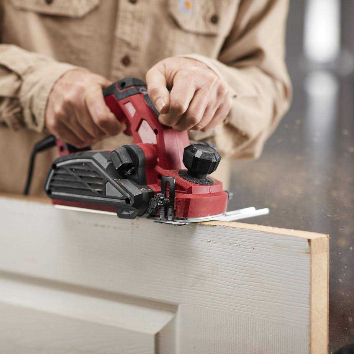 Chicago Electric Power Tools 7.5 Amp 3-1/4 in. Planer with Dust Bag - Image 4