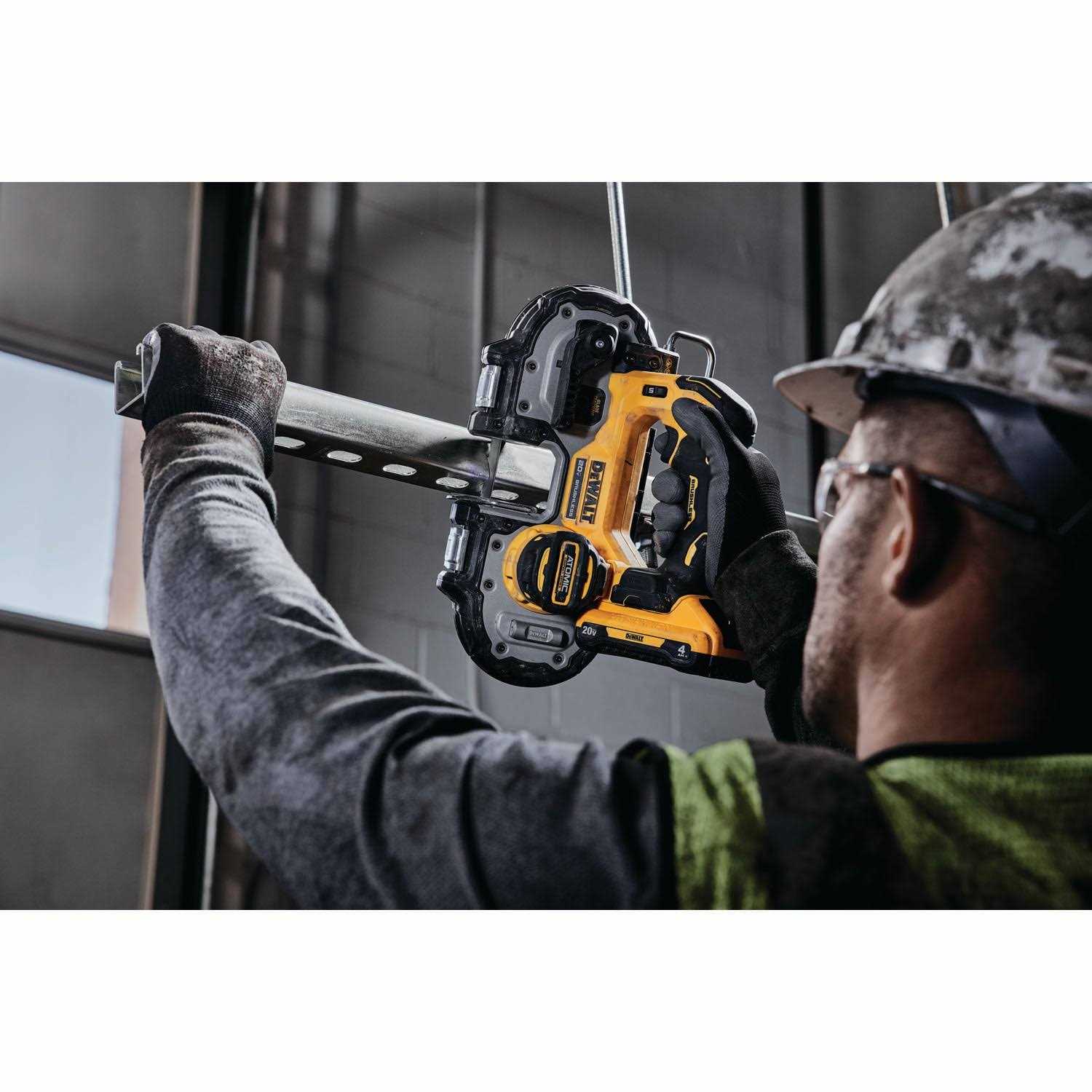 Dewalt DCS377B ATOMIC 20V MAX Brushless Cordless 1-3/4 in Compact Bandsaw - Image 3