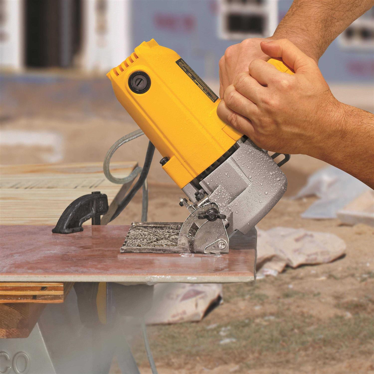 Dewalt DWC860W Wet/Dry Tile Saw - Image 5