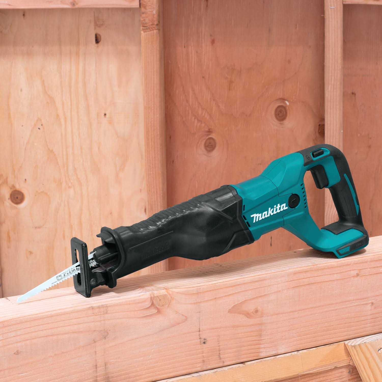Makita LXT 18V Cordless Reciprocating Saw XRJ04Z - Image 4