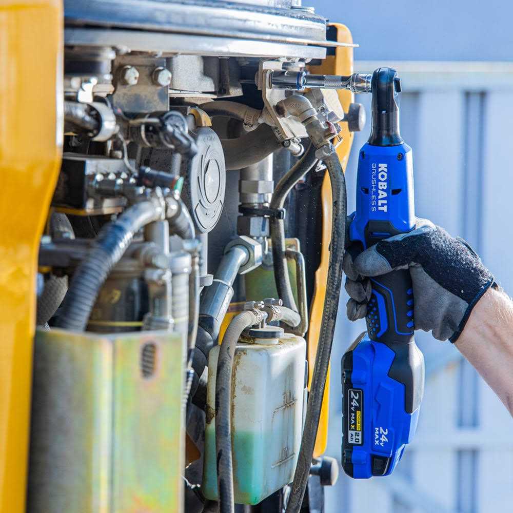Kobalt 24-volt Variable Speed Brushless 3/8-in Drive Cordless Ratchet Wrench - Image 3