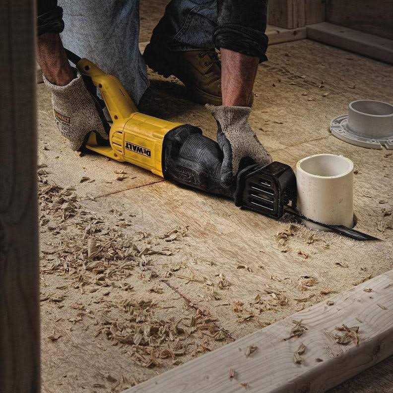 Dewalt Amp Reciprocating Saw DWE305 - Image 5