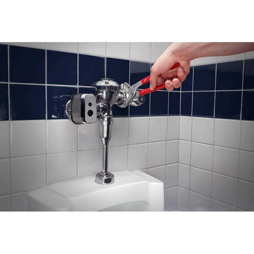 Milwaukee 48-22-6552 12 Smooth Jaw Pliers - Image 3