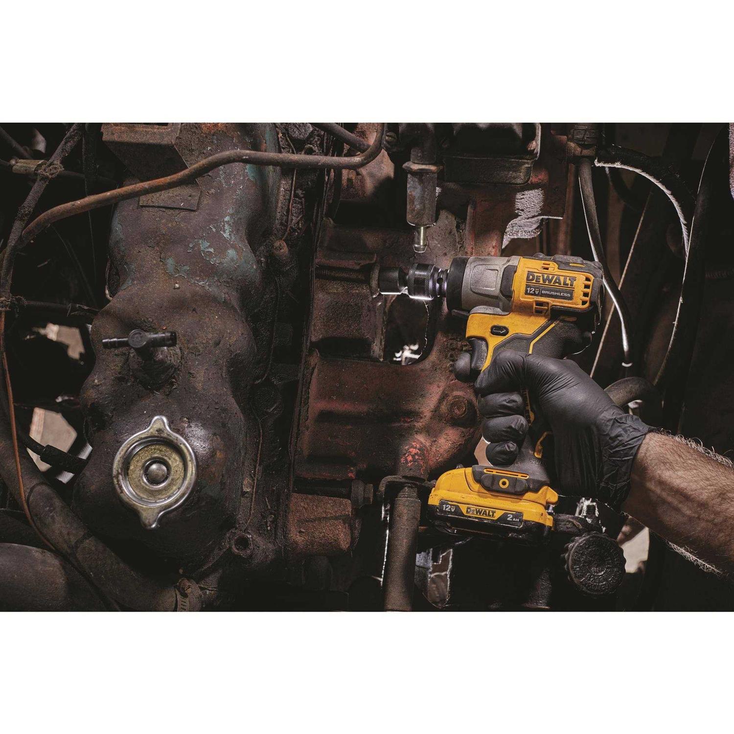 Dewalt DCF902F2 XTREME 12V Max Brushless 3/8 Cordless Impact Wrench Kit - Image 3