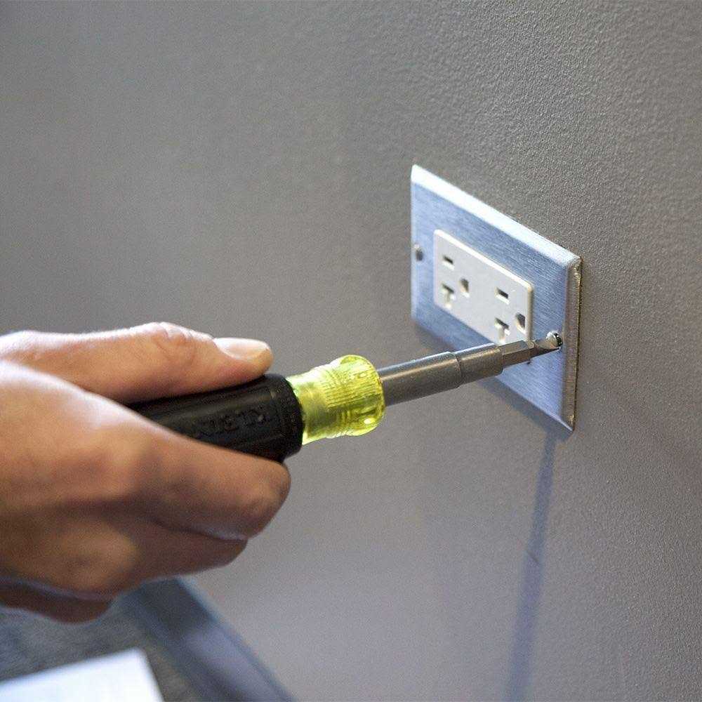 Klein Tools 32500 11-in-1 Screwdriver/Nut Driver - Image 3