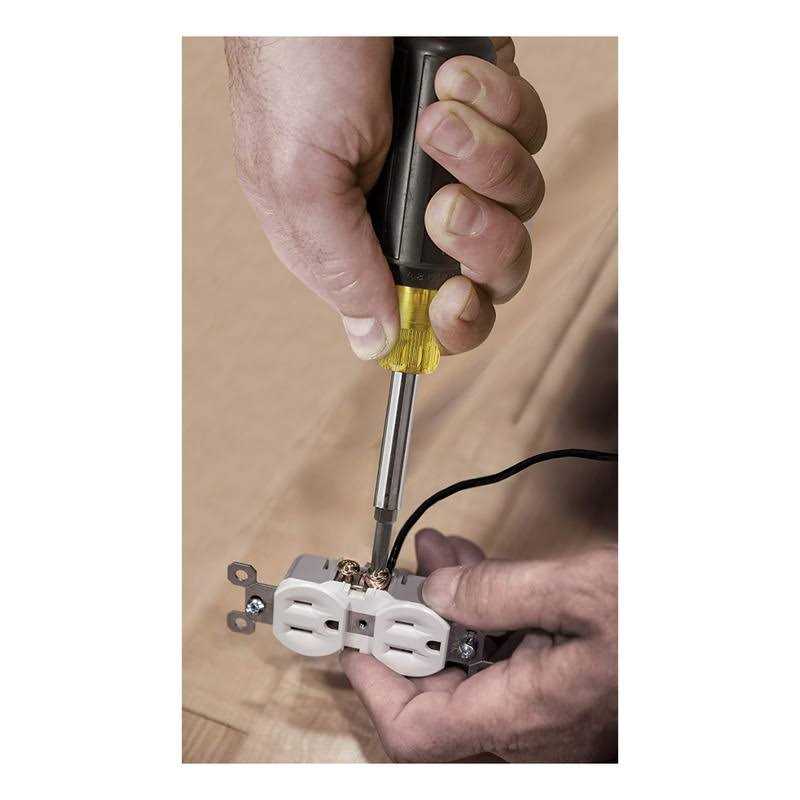 Klein Tools 32500 11-in-1 Screwdriver/Nut Driver - Image 4
