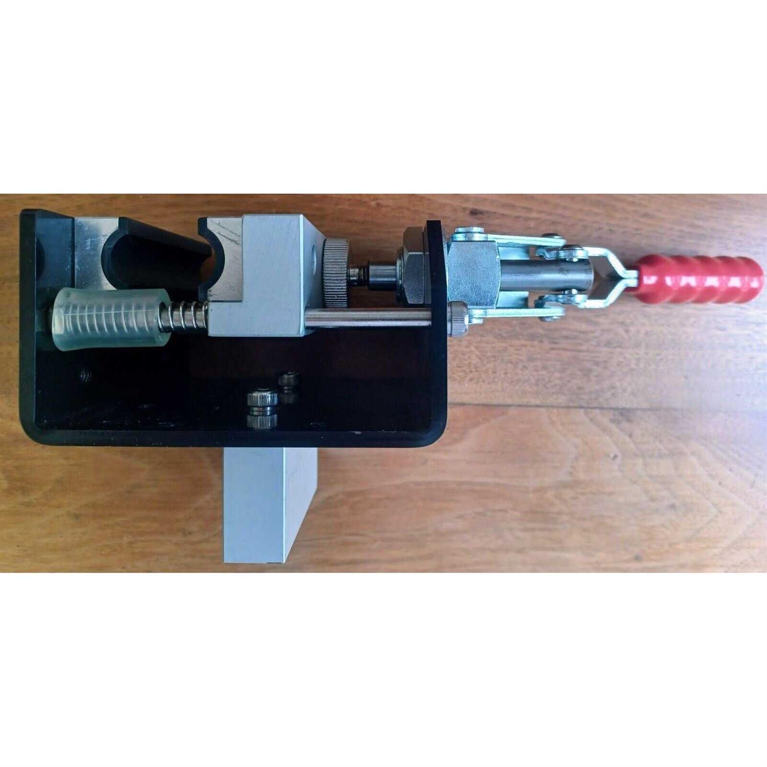 GolfWorks Quick Shaft Clamp Golf Club Regrip Vise Tool - Image 3