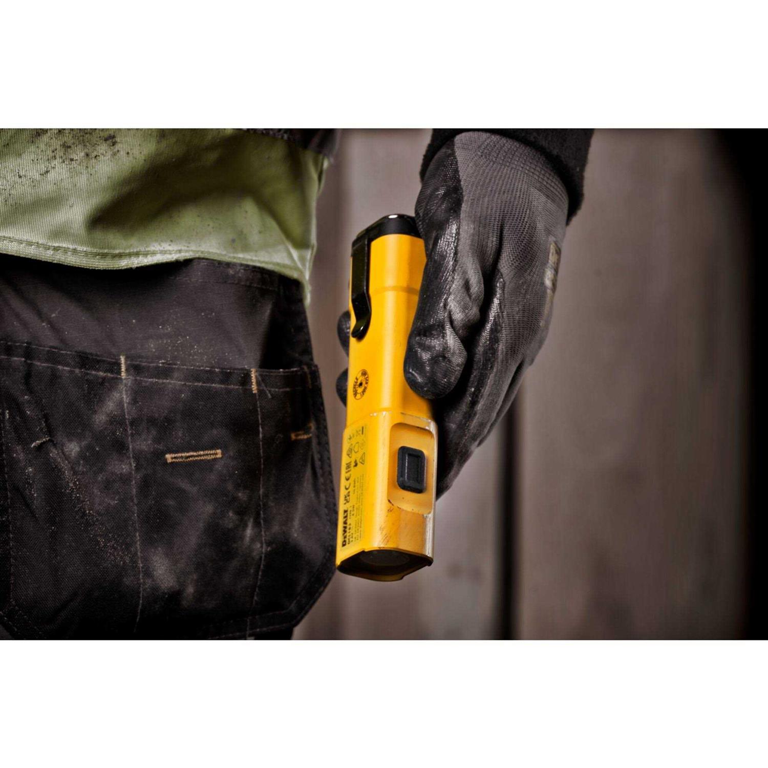 DEWALT USB-C Rechargeable LED Flashlight - Image 5