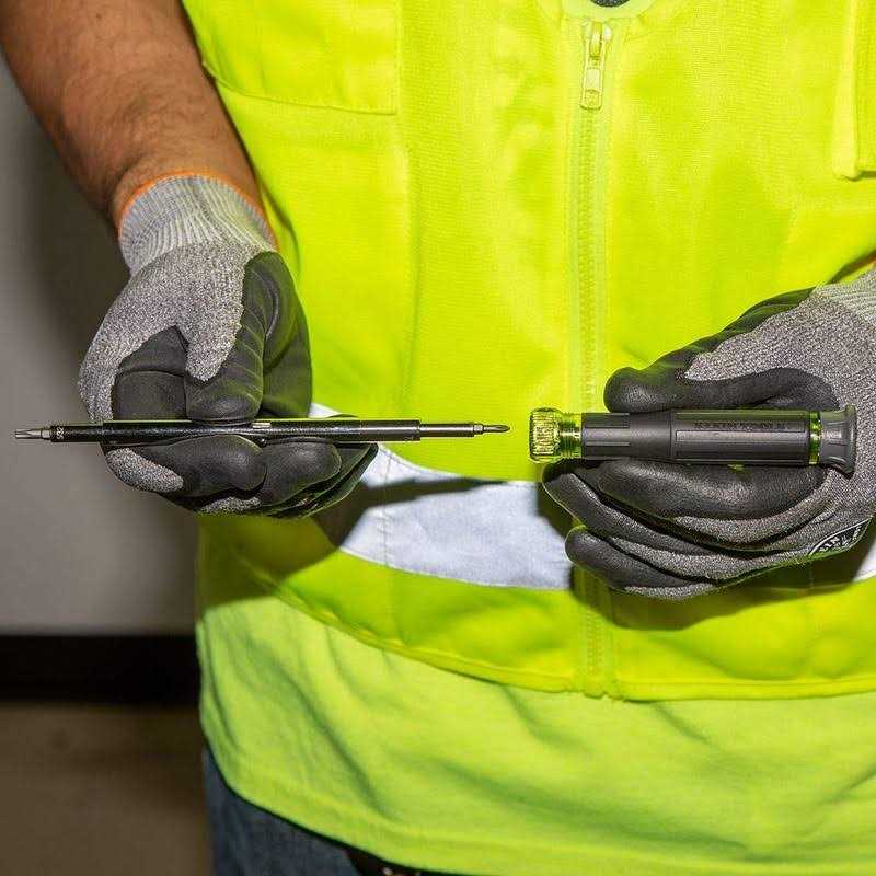 Klein Tools 32314 14 in 1 Precision Screwdriver Nut Driver - Image 5