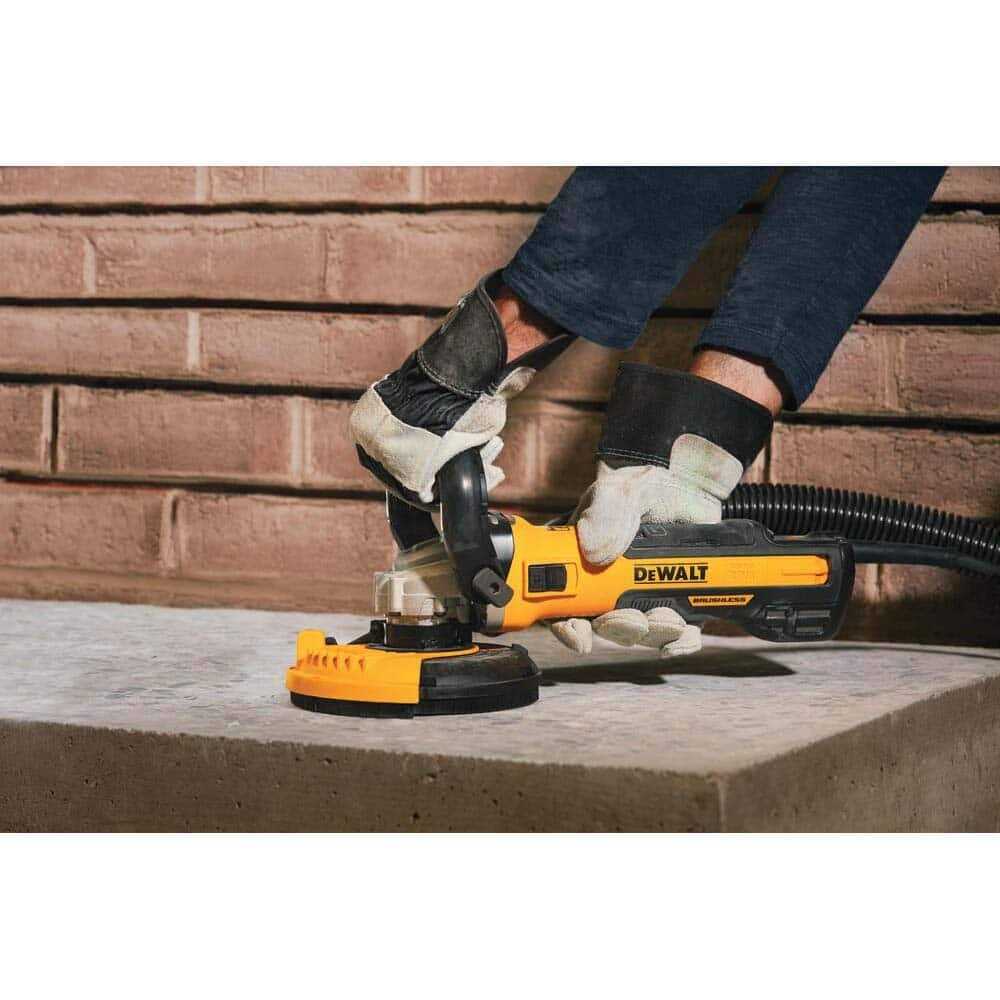 Dewalt 5 Brushless Surfacing Grinder Kit with Kickback Brake DWE46253 - Image 3