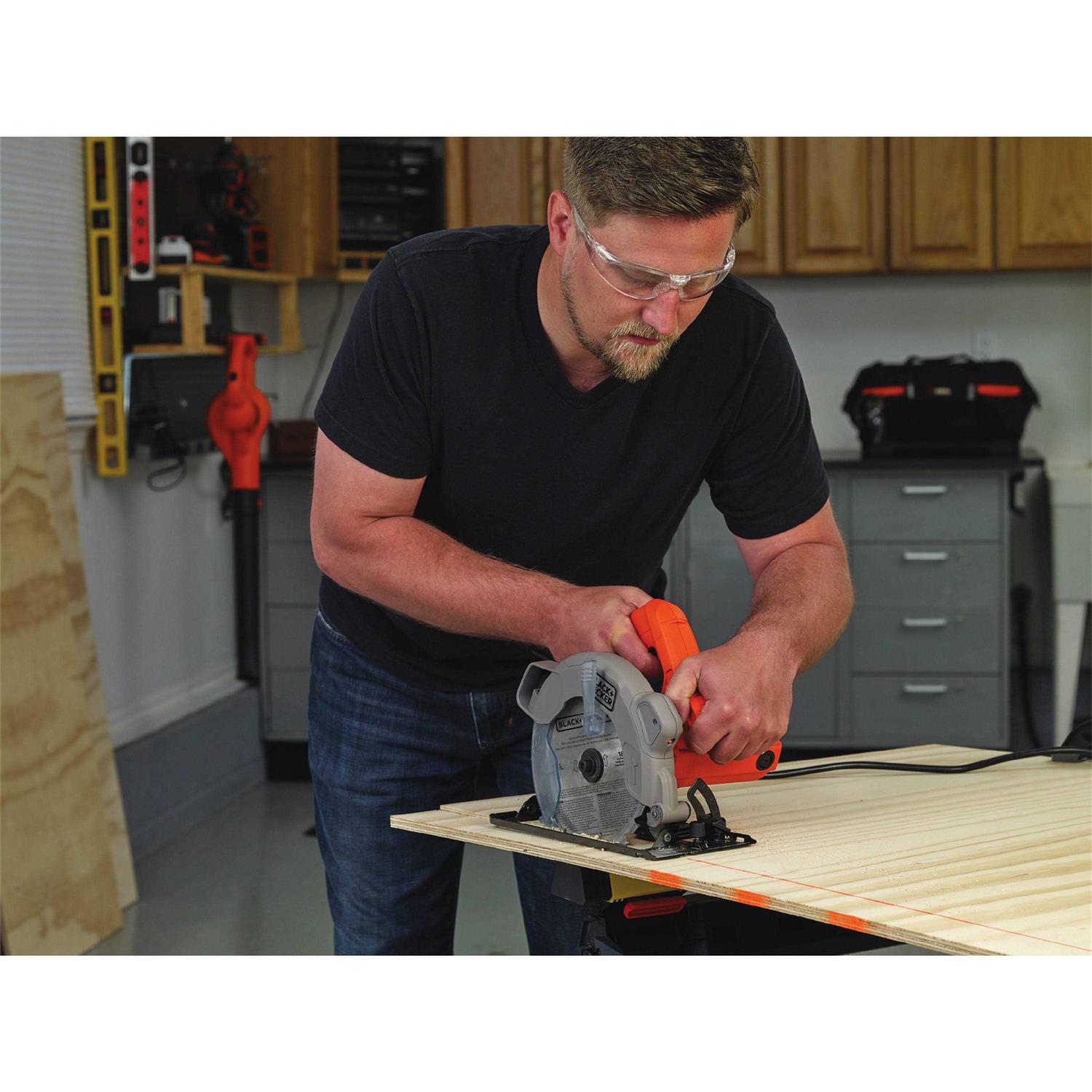 BLACK+DECKER Circular Saw with Laser BDECS300C - Image 4