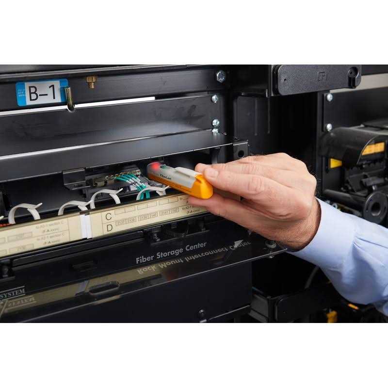 Fluke Networks FIBERLERT-125 Live Fiber Detector - Image 5