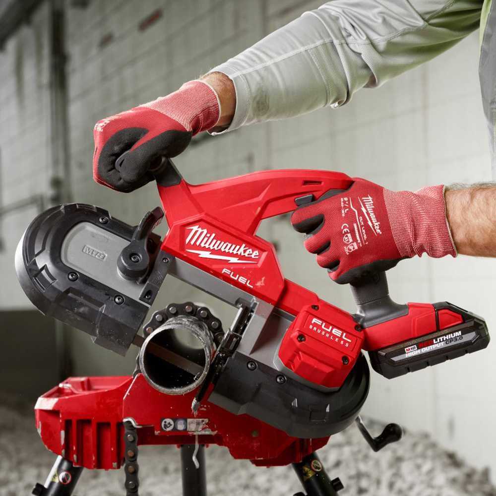 Milwaukee M18 FUEL Compact Band Saw 2829 - Image 4