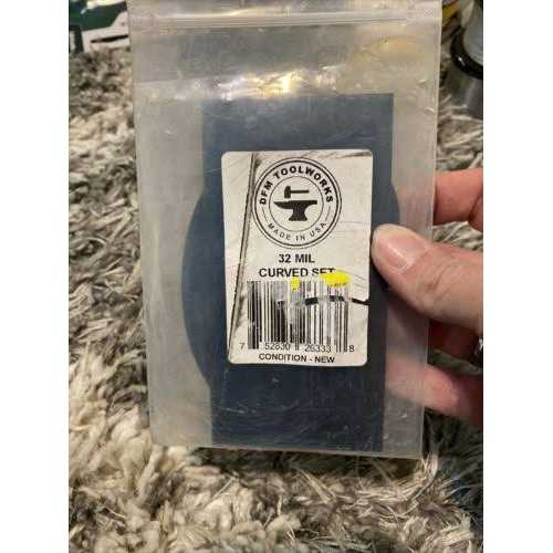 DFM Tool Works DFM Blue Curved Cabinet Scraper Card Set - Image 2