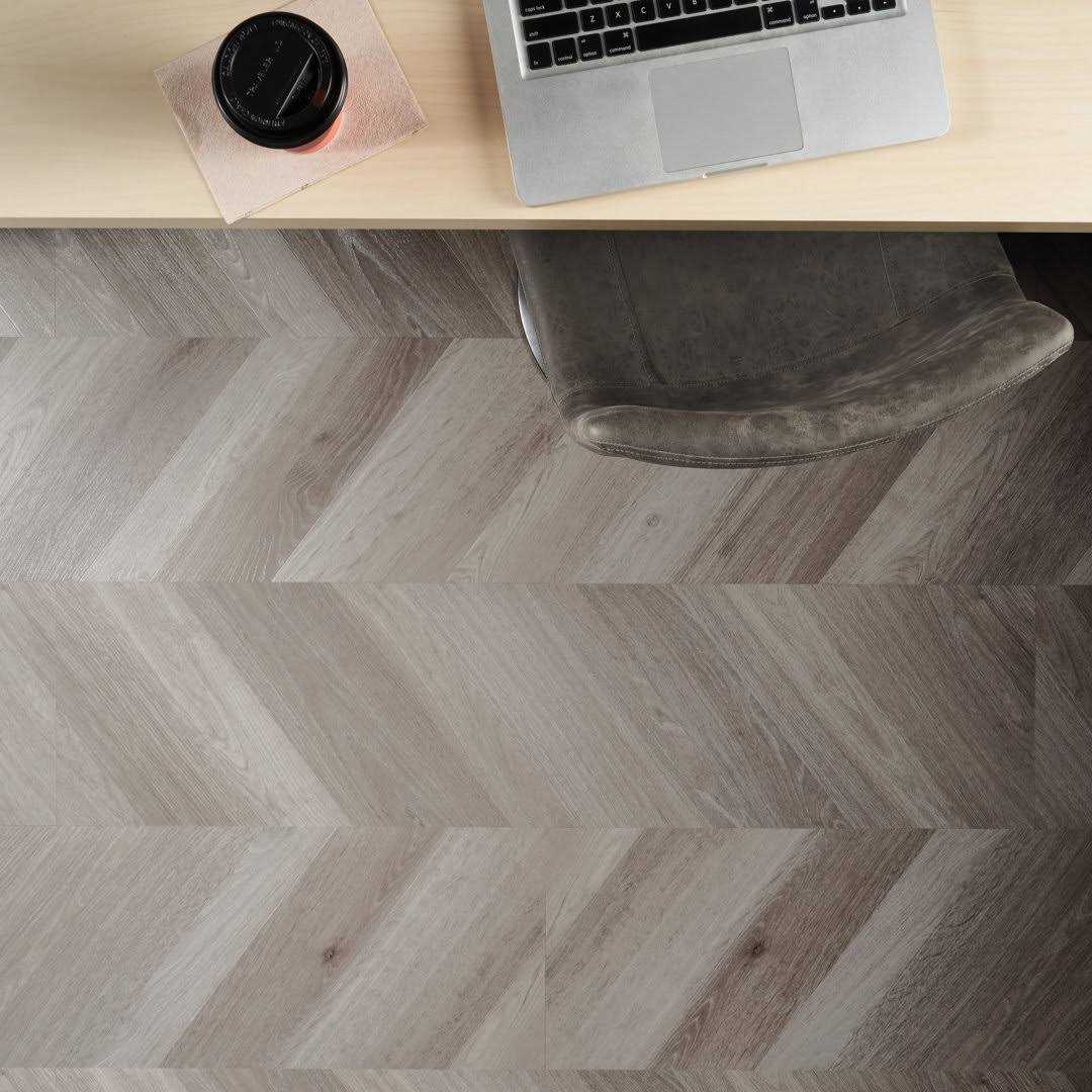 Stacy Garcia Chic Chevron 0.2'' Thick 12'' W x 48'' L Oak Vinyl Tile Ivy Hill Tile - Image 3