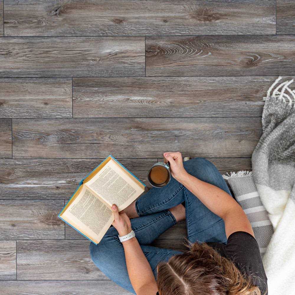 Bestlaminate Livanti Woodridge Big Sky Oak 5mm 12 mil SPC Vinyl Flooring w/ Pad - Image 3