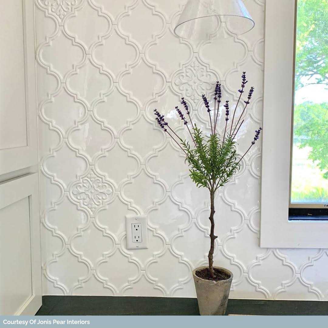 Bond Tile Roma Florid Ceramic Arabesque Wall Tile - Image 4