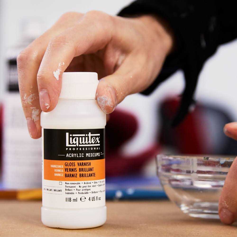 Liquitex Gloss Varnish - Image 4