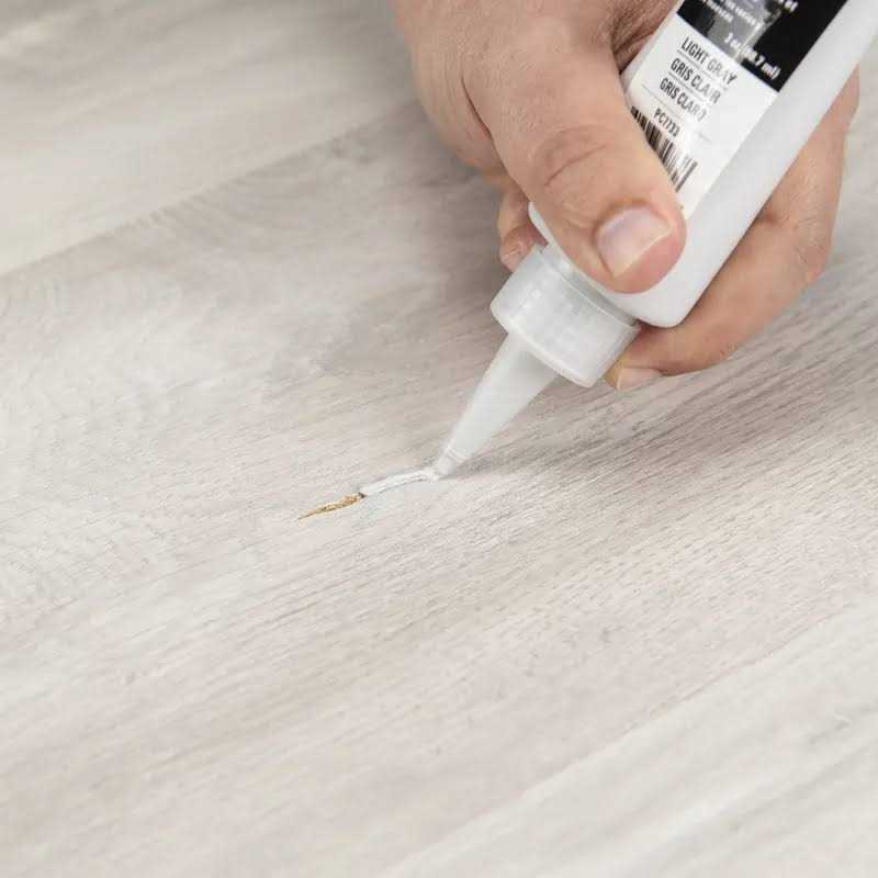 Roberts 3 oz. Tan Wood, Laminate and Vinyl Putty - Image 5