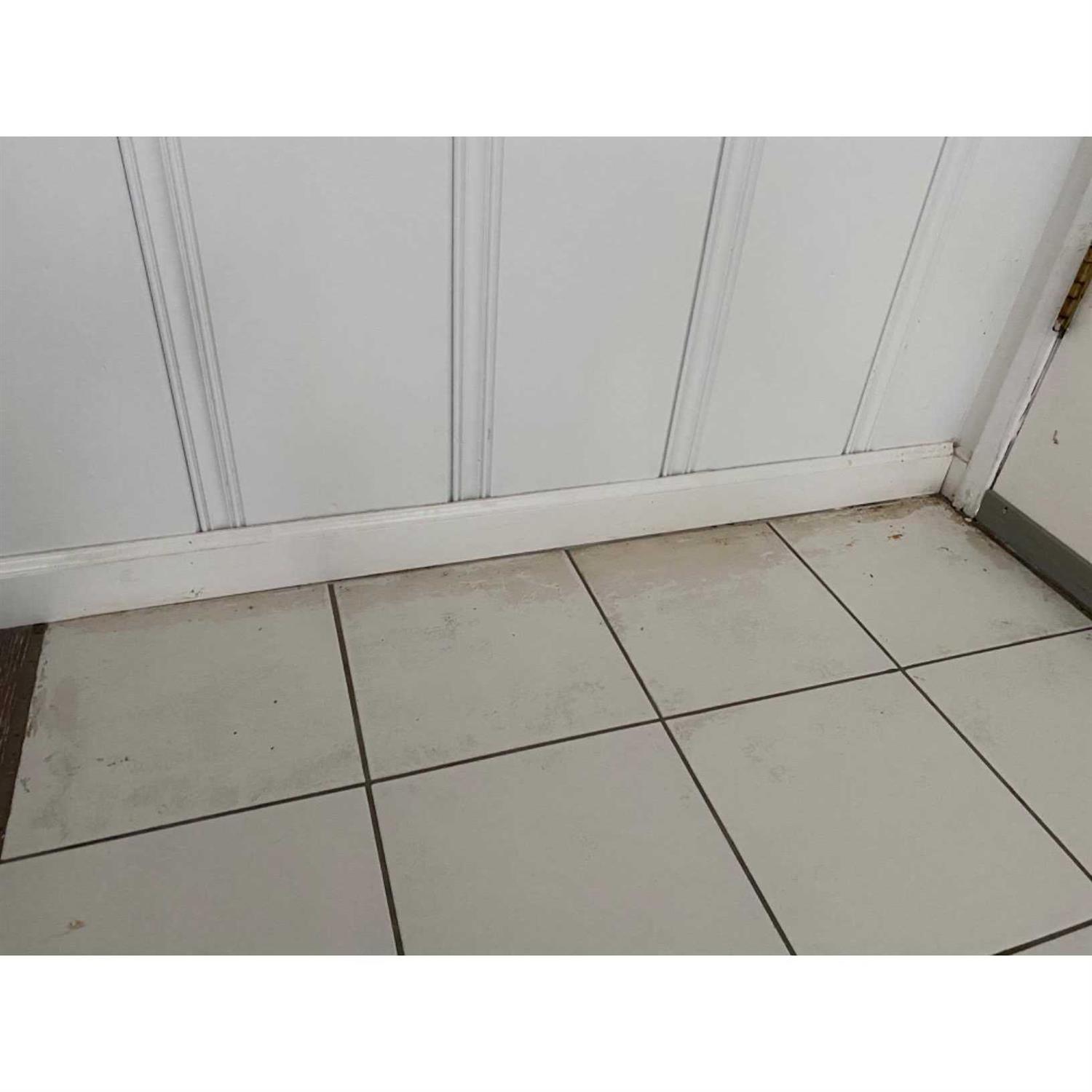 Uni-Solve Adhesive Remover Wipes - Image 4