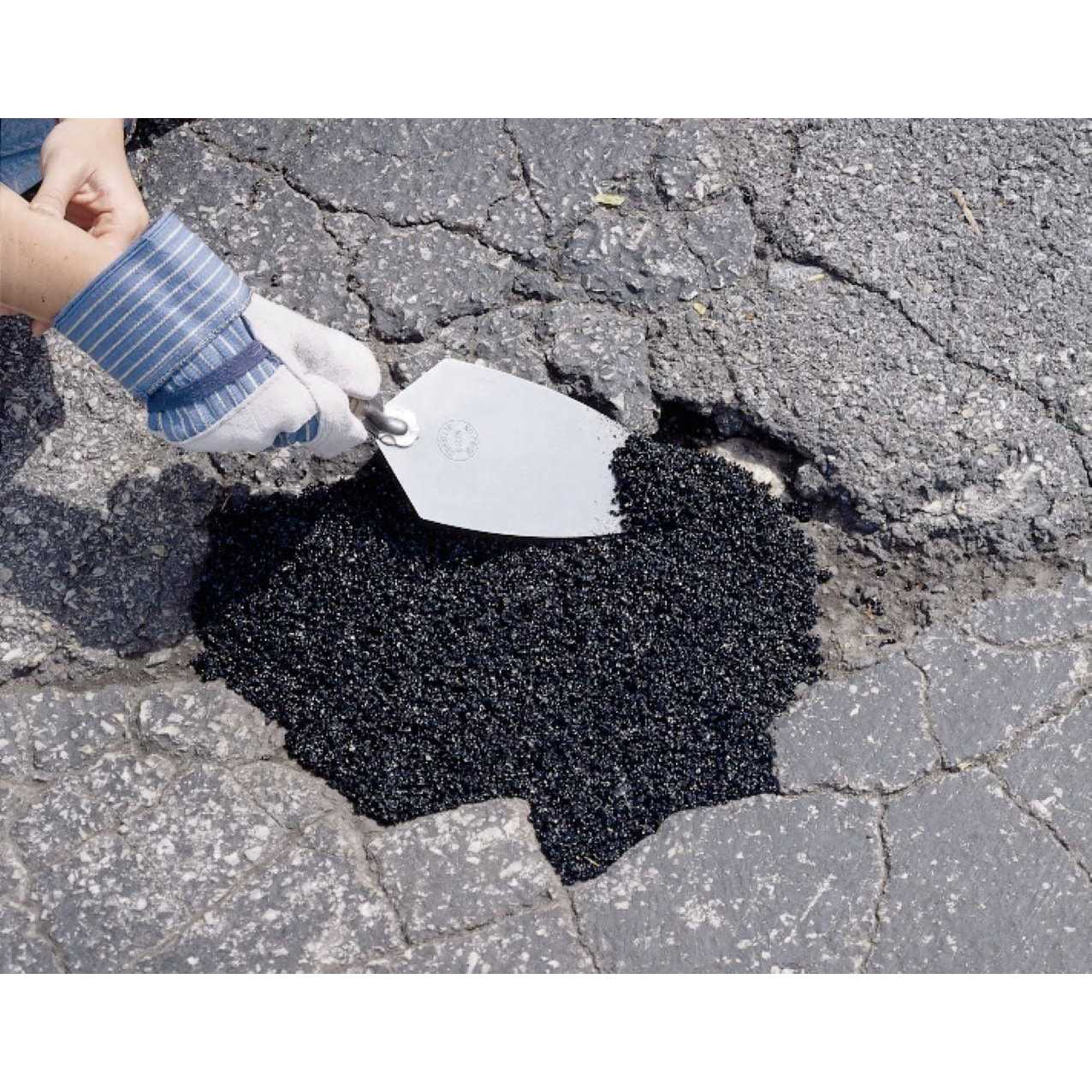 Henry Blacktop Pothole Patch HE304044 - Image 3