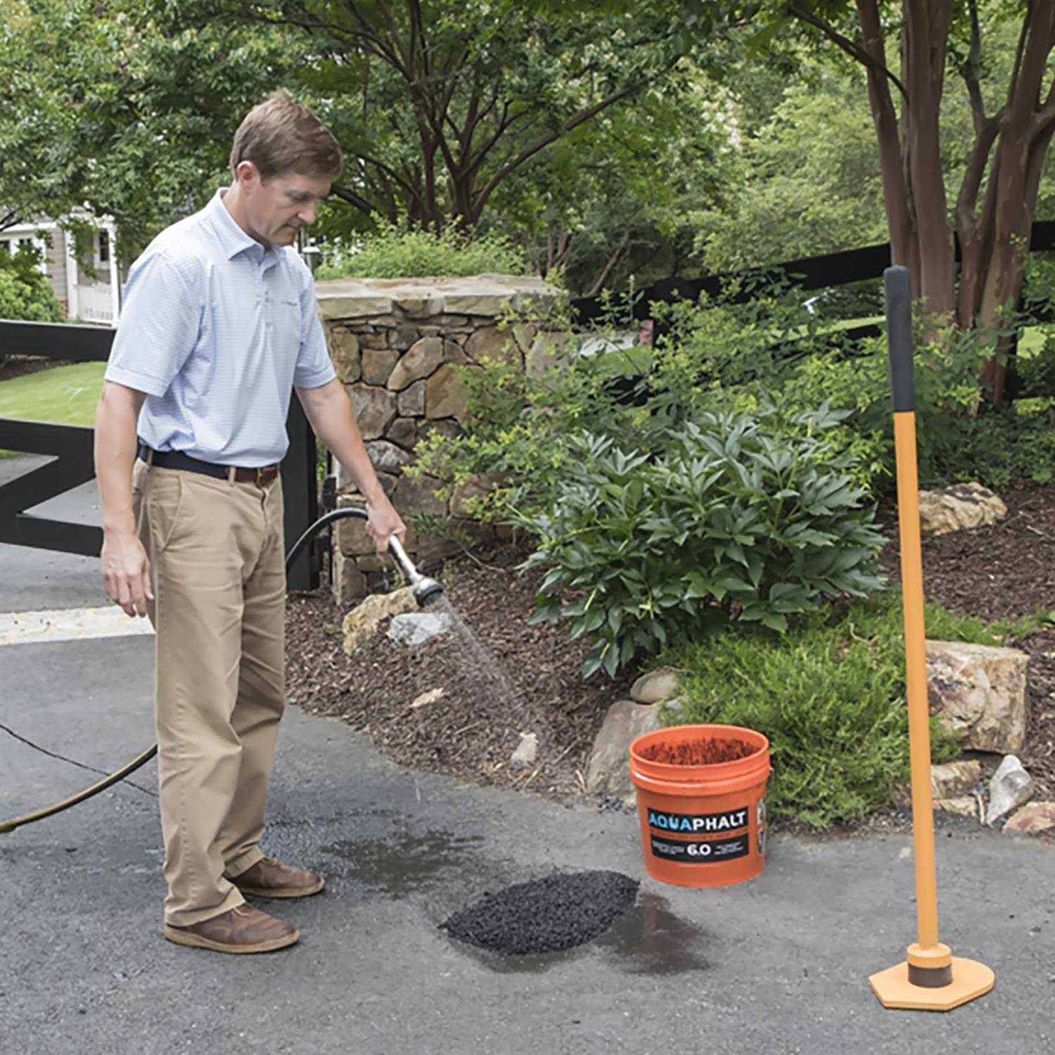 AQUAPHALT 4.0 Black Water-Based Asphalt and Concrete Patch 3.5 gal - Image 5