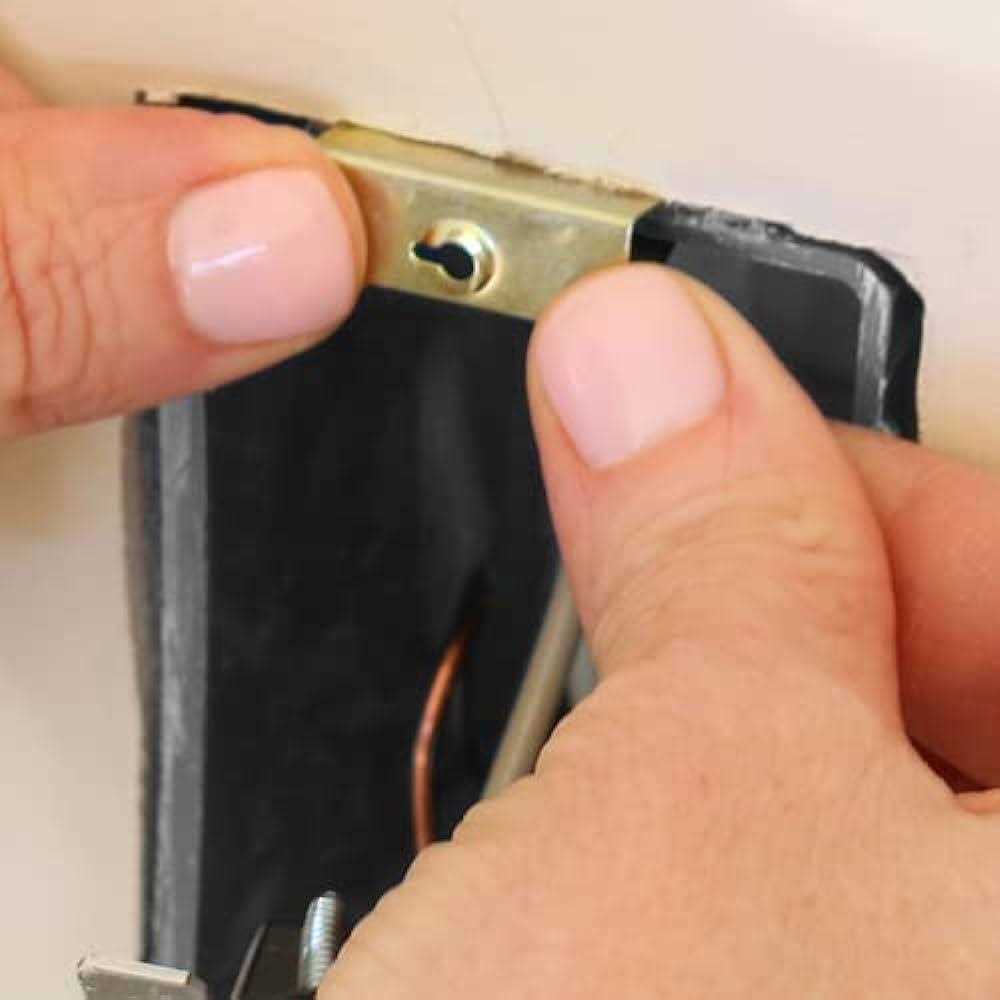 G-Clip 4-Pack Fix Loose Outlets and Switches/Electrical Wall Box Repair Clips - Image 3