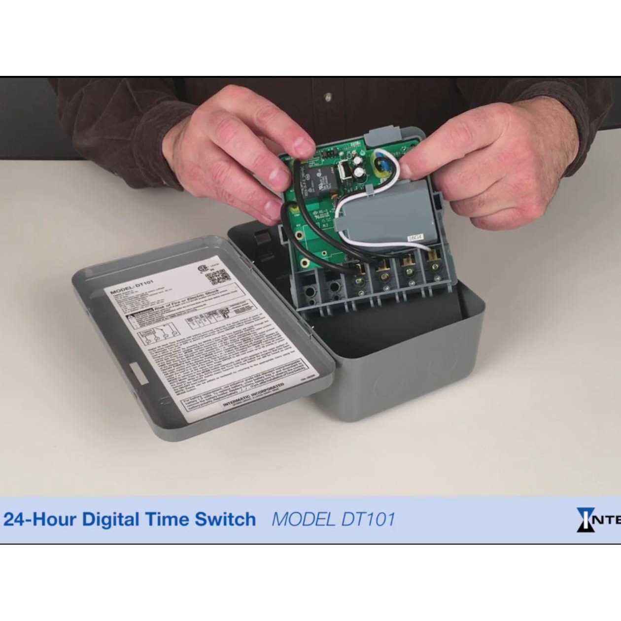 Intermatic 20 Amp 24-Hour SPST 1-Circuit Digital Time Switch DT101 - Image 4