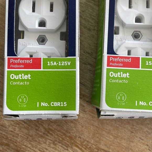 Leviton Cbr15-00w Duplex Receptacle, Thermoplastic, White, 15 Amp - Image 4