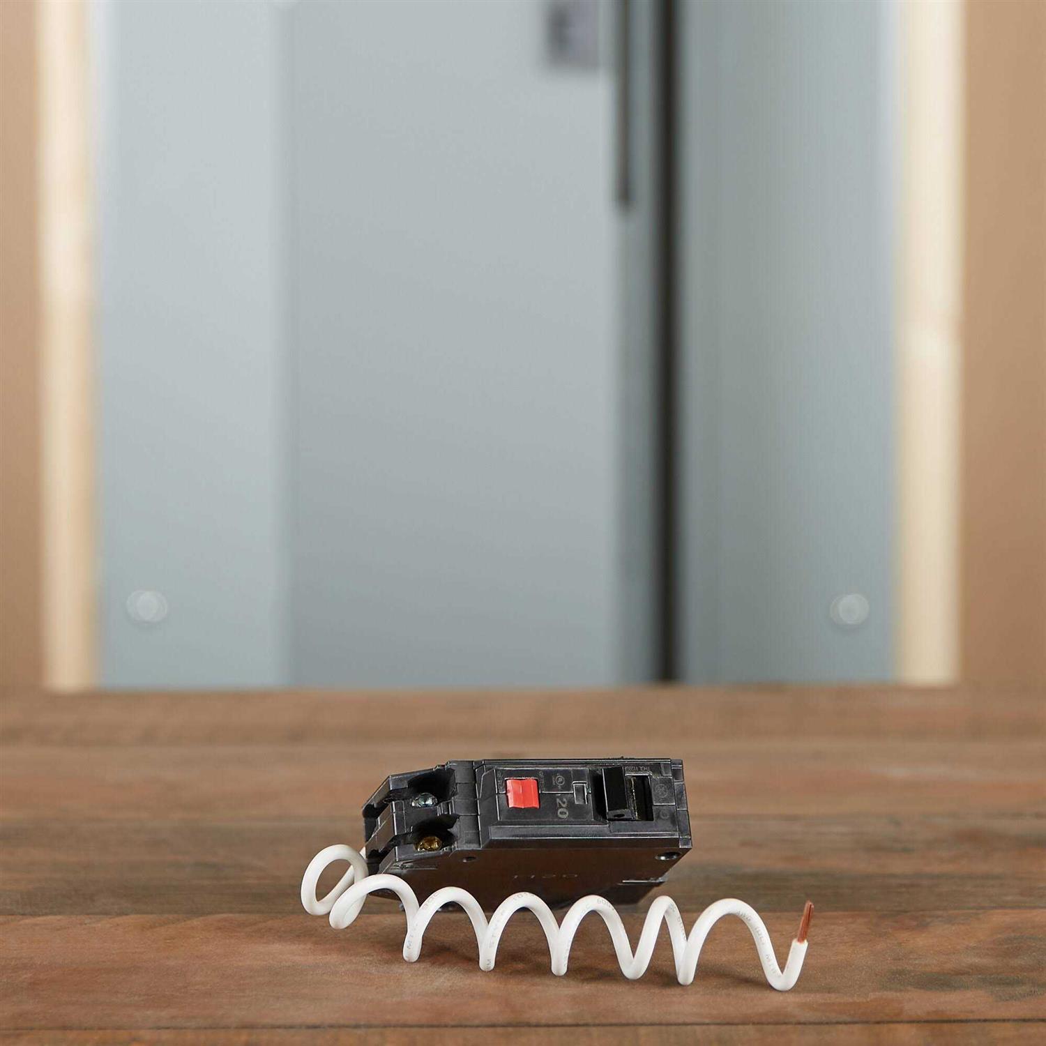 GE THQL1120GFTP Single Pole GFCI Circuit Breaker - Image 2