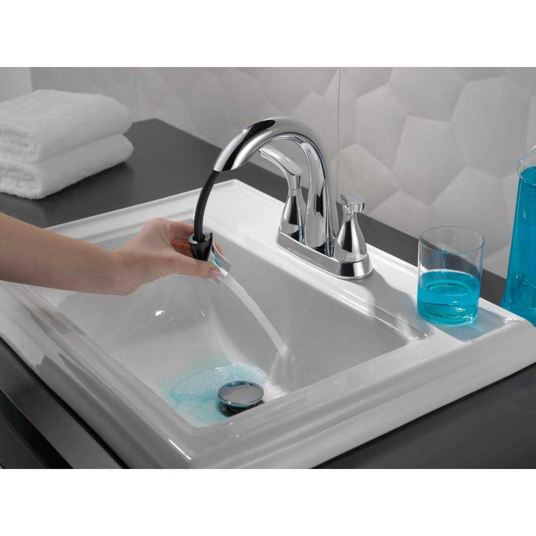 Delta Broadmoor 4 in. Centerset 2-Handle Pull-Down Spout Bathroom Faucet - Image 5