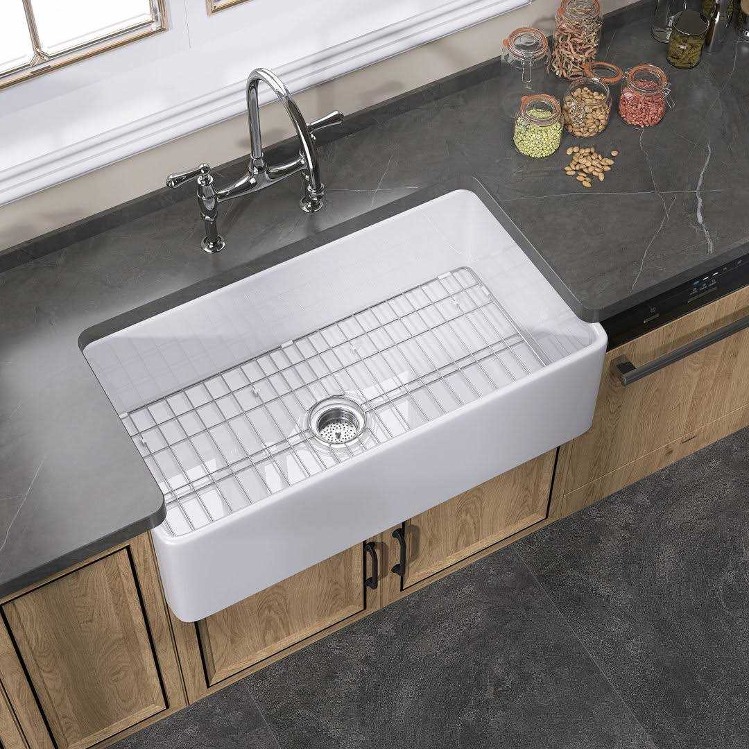Ogonbrick Black Farmhouse Sink Single Bowl Fireclay Farmhouse Kitchen Sink with Sink Grid and Basket Strainer