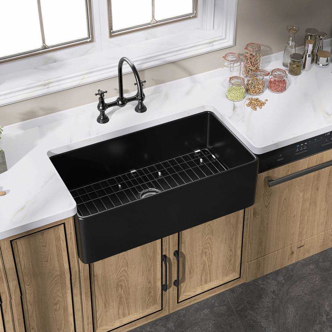 Ogonbrick Black Farmhouse Sink Single Bowl Fireclay Farmhouse Kitchen Sink with Sink Grid and Basket Strainer - Image 5