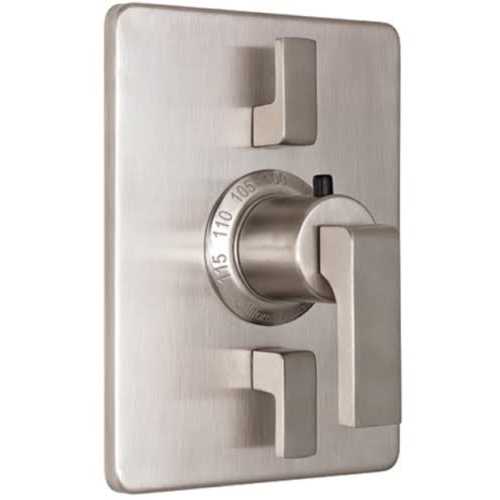 Oakbrook 2-Handle Chrome Bath Faucet - Image 4